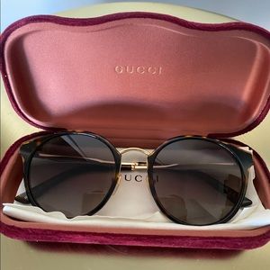 Gucci round Sunglasses In Havana/gold frame gradient lenses.
